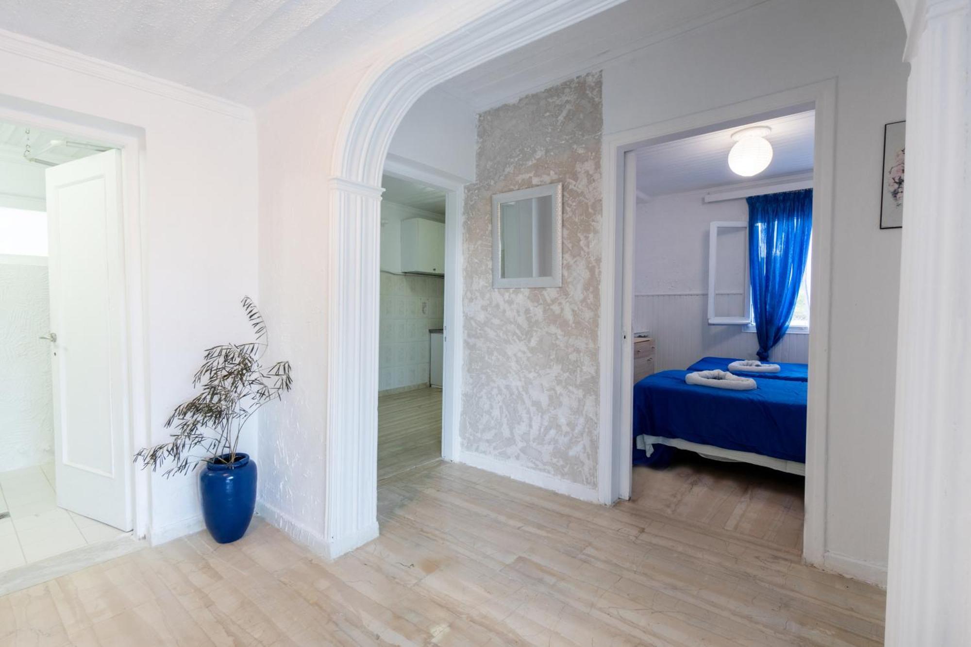 Blue House Apartment
